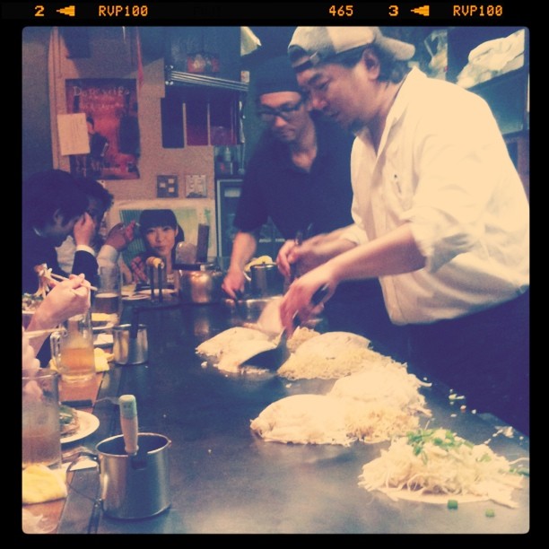 Hiroshima Fu ! Shooting dans un resto d’Okonomiyaki ! Miam !