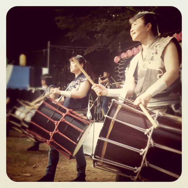 Petite fête de quartier rythmée par les Taiko.