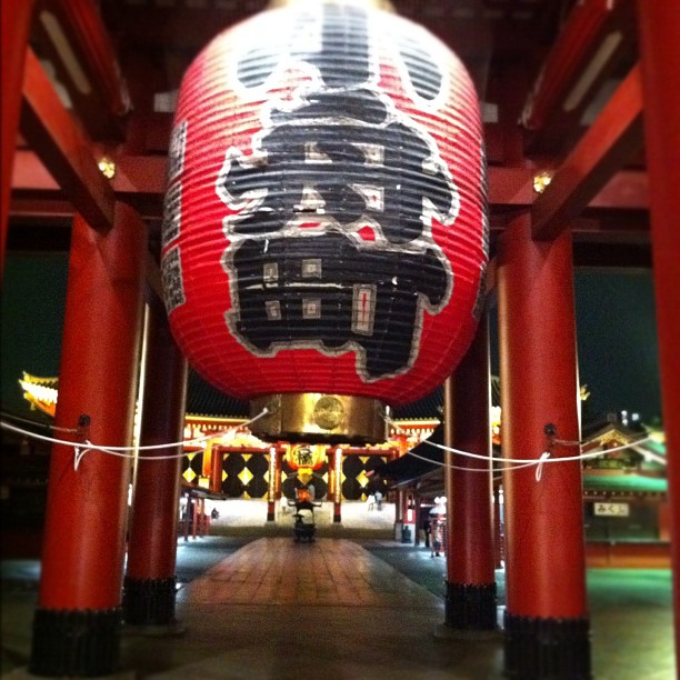 Le meilleur moment pour visiter le Sensoji à Asakusa, c’est le soir !