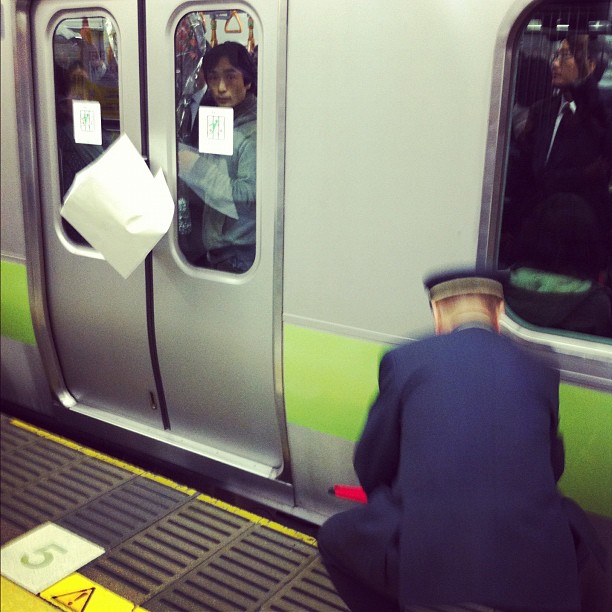 Pourquoi les métro ont du retard parfois (rarement) au Japon :