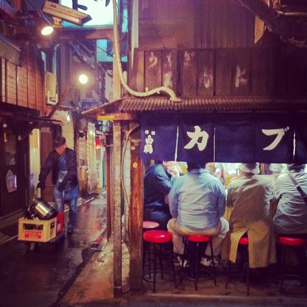 Recoin de Shinjuku ce soir sous la pluie…