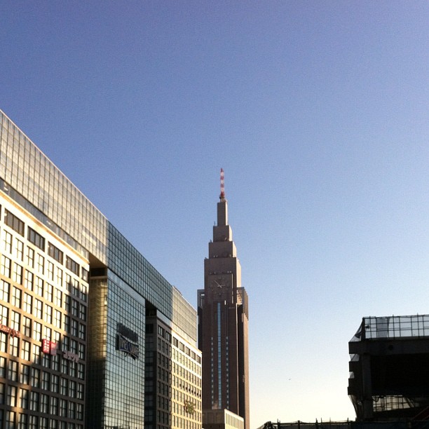 Superbe la lumière sur Shinjuku ! J’adore l’hiver à Tokyo ;-)