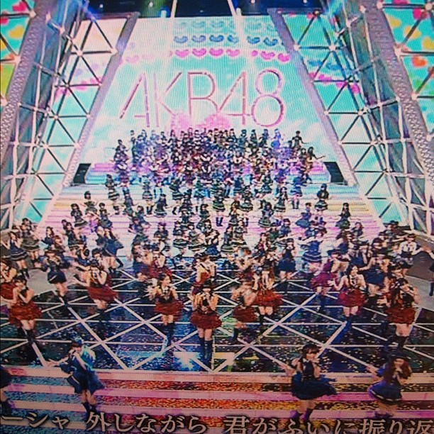 AKB48 & co. Ainsi que moi même vous souhaites un excellent réveillon ! Rendez-vous en 2012 ;-)