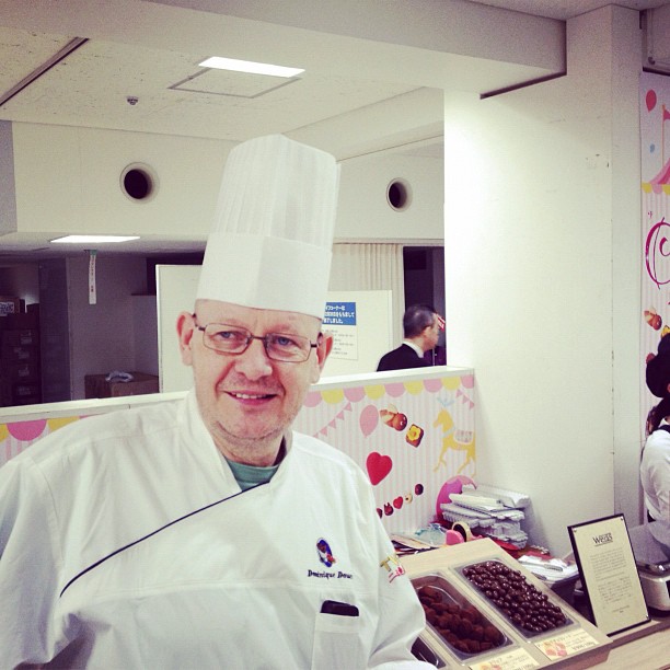 Rencontre avec Dominique Doucet à #hiroshima . LA référence en pain et viennoiserie au Japon depuis plus de 20 ans. Un vrai à l’ancienne ! Accessible et surtout passionné