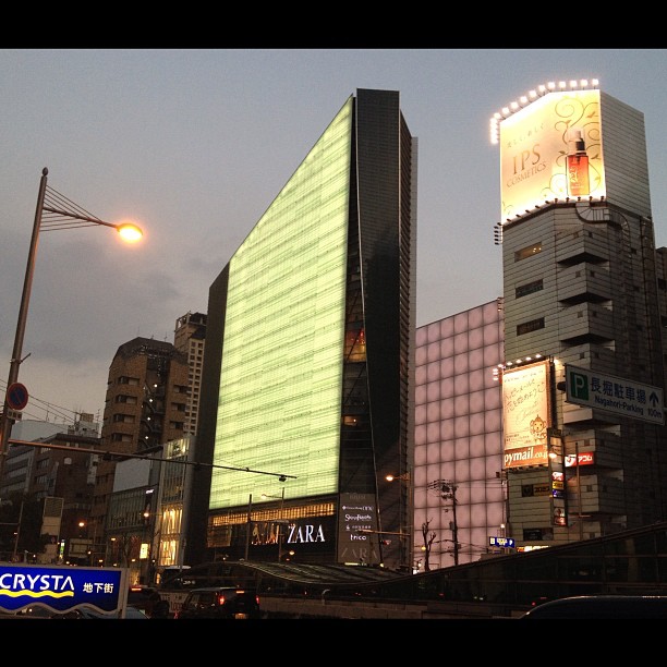 Pour les amateurs d’architecture urbaine. Shinsaibashi à Osaka