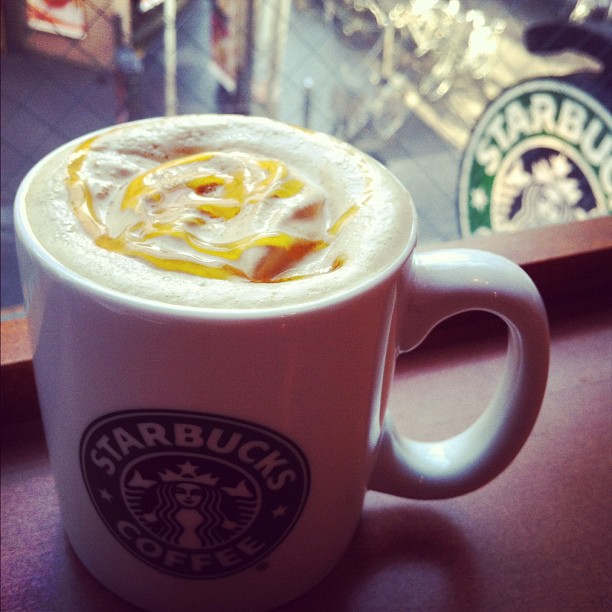Orange Brûlée Latte chez Starbucks en ce moment au Japon. Pas mauvais…