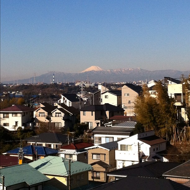 #FujiReport : Ciel bleu dégagé, air sec visibilité 90%, et enneigement 100%. Parfaites conditions pour des photos du Fuji san !