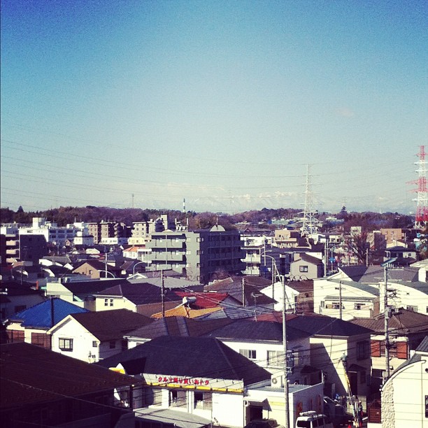 #fujireport : après une longue absence le Fuji-San était de retour ce matin. Mais la un gros nuage vient de se mettre devant…