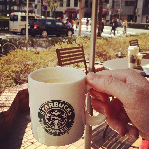 En terrasse au #starbucks à Yokohama :)