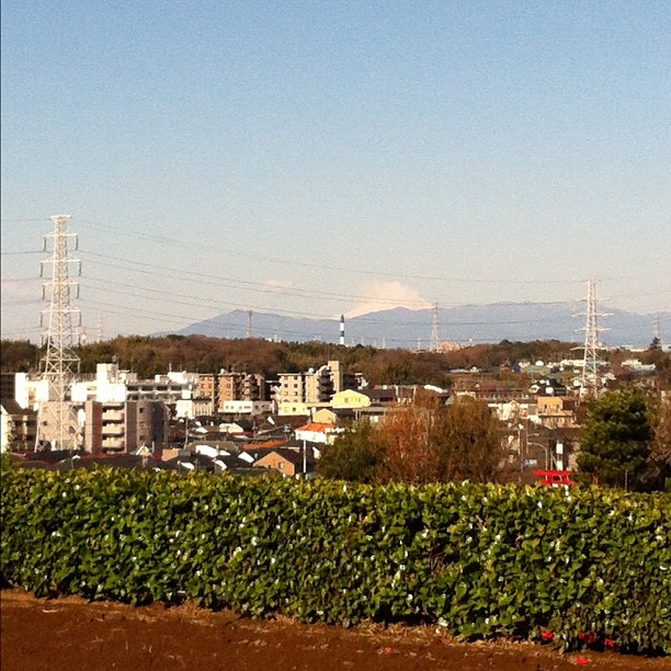 #fujireport : bonne visibilité sur le Fuji ce matin, mais nuages en formations au sommet…