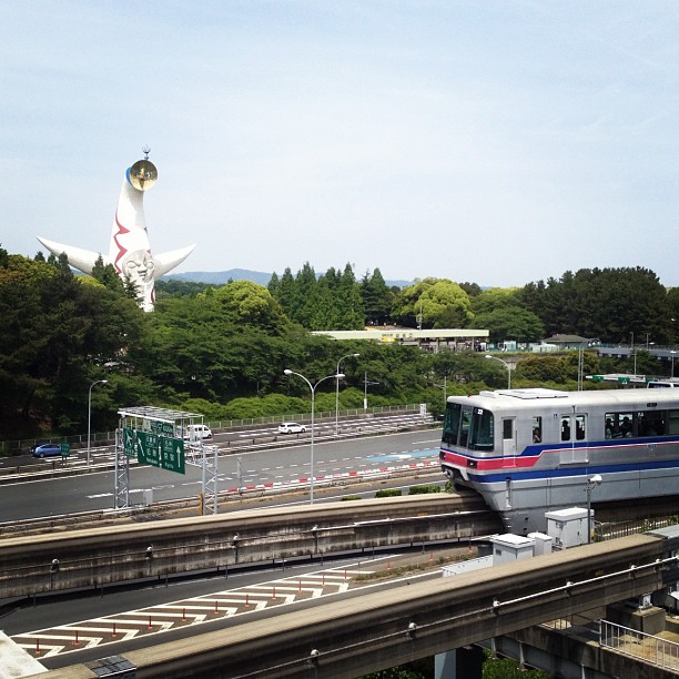 Tower of Sun & Osaka Monorail