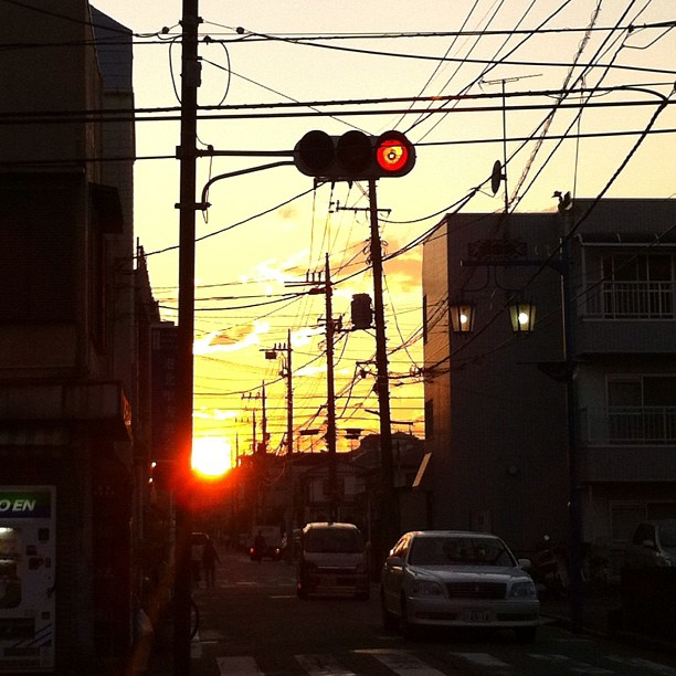 Couché de soleil très… Japon ! Bonne nuit !