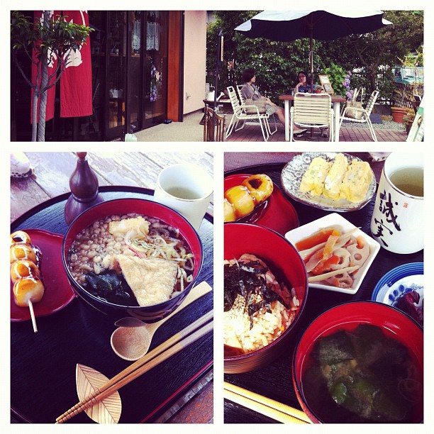 Pause déjeuner en terrasse, pour se faire un Kamakura relaxe loin des gros spots touristiques ;)