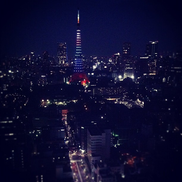 La Tokyo Tower est aux couleurs des Hanabi (feux d’artifice)