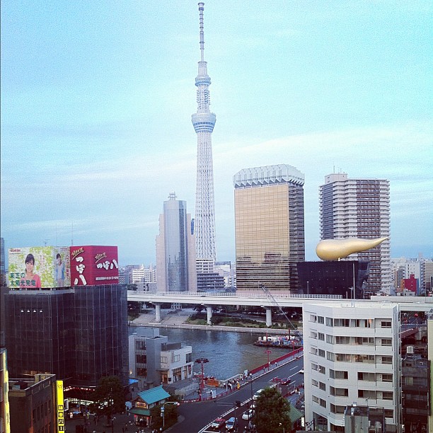 Super point de vue sur la Tokyo Sky Tree ! Faudra revenir de nuit ;)