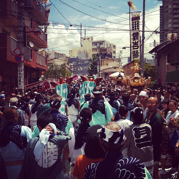 Défilé de Shishi et Mikoshi pour le p’tit Matsuri de quartier du jour !