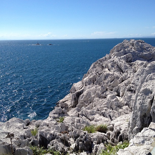 L’été, le ciel, la mer . . .