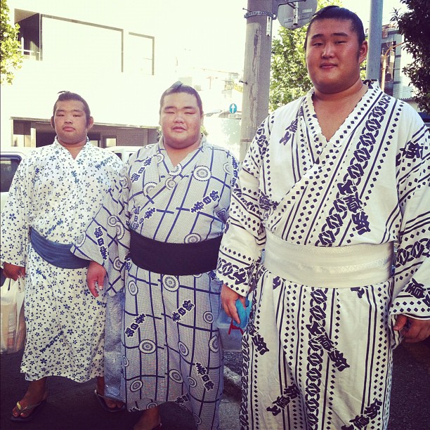 Tochinowaka San qui rentre au Dojo après un match !