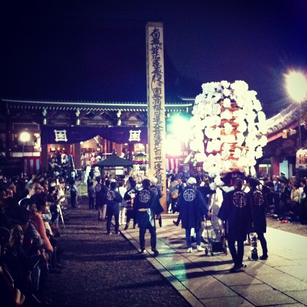 Passage au temple version Matsuri nocturne !