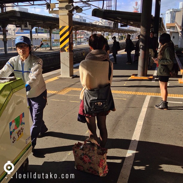 C’est toujours agréable d’attendre son train (à l’heure) au Japon.