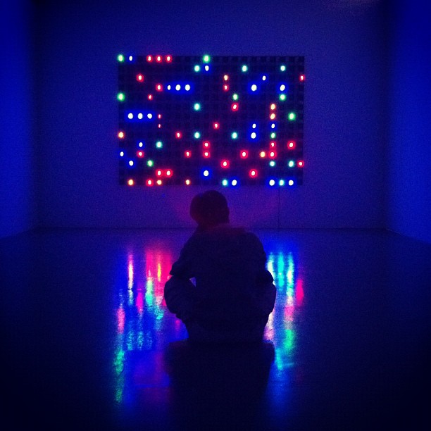 En admiration devant l’œuvre de Tatsuo Miyajima