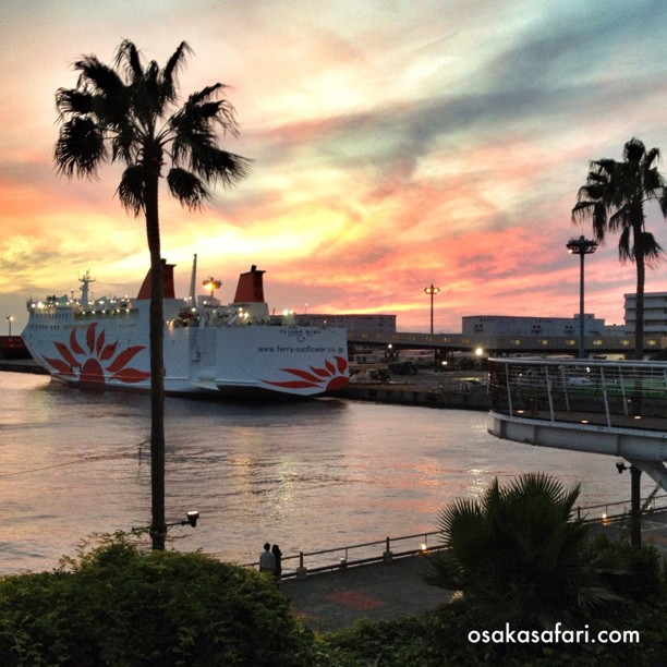 Dégradés dans le ciel du port d’Osaka