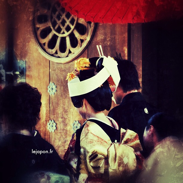 Mariage à la japonaise ! Toutes les 15 minutes au Meiji Jingu…