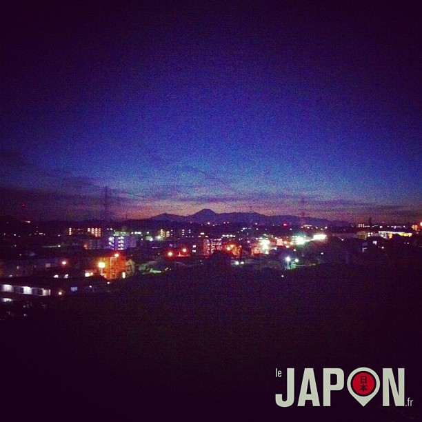 Même si je ne sort pas beaucoup depuis 2 jours, j’ai droit à un beau spectacle grâce au Fuji ! #fujireport