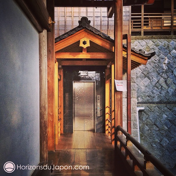 Ascenseur dans un temple à Kyoto