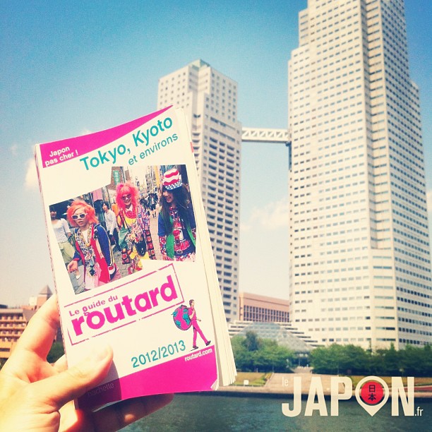 J’ai rencontré un sympathique auteur du Guide du Routard, et suis reparti avec un souvenir. Tout le monde sait que mon site LeJapon.fr est une mine d’infos sur le Japon, mais saurez vous trouver la page où le Guide du Routard me cite ? Tips : C’est autour de Tokyo ;)