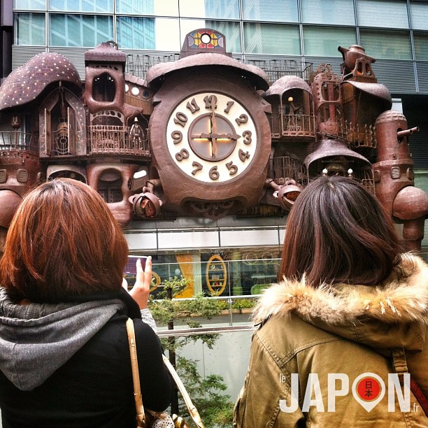 Hier l’horloge de Miyazaki n’avait pas de son (bug) lors de l’animation… Ça faisait bizarre, comme un film sans musique.