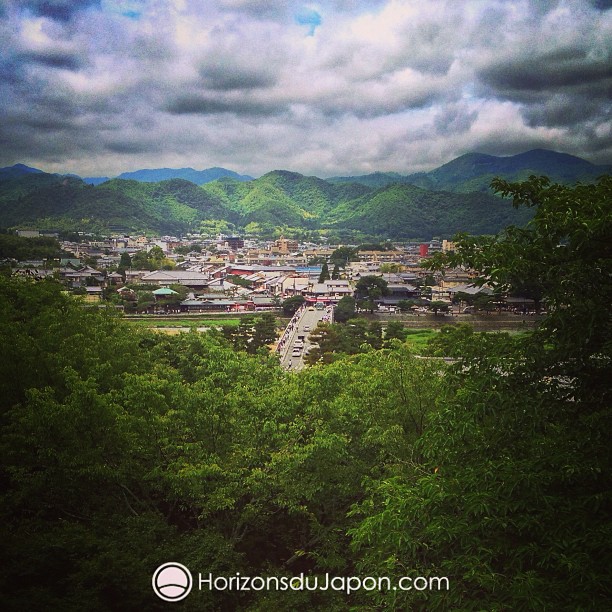 Vue aérienne sur le pont Togetsukyo à Arashiyama