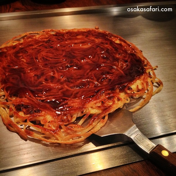 Il va me falloir encore du temps pour goûter toutes les variantes de l’Okonomiyaki à Osaka :)