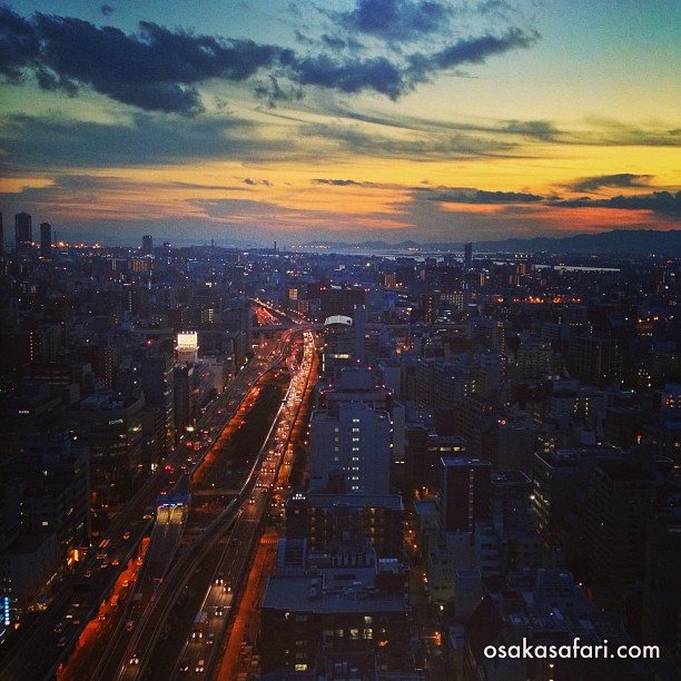 Les grandes villes japonaises sont toujours impressionnantes de nuit