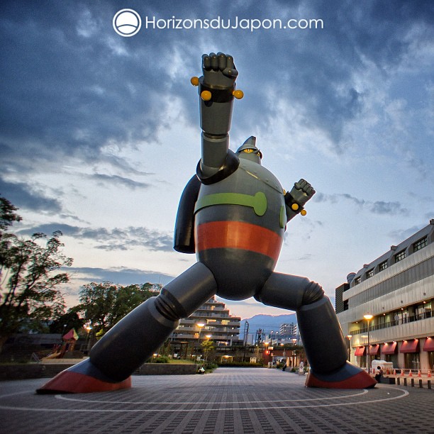 Tokyo a son Gundam, le Kansai a son Tetsujin