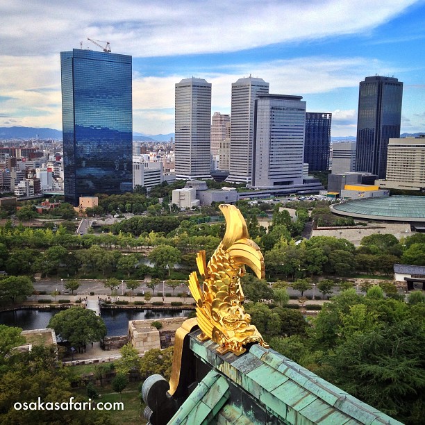 Si vous voulez prendre la même photo, il va falloir entrer dans le château d’Osaka