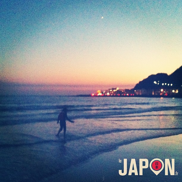 Bonne nuit de Kamakura ! Y’en a une qui va être toute mouillée là… et c’est moi qui vais devoir expliquer à la maman pourquoi… Papa super cool = Mari inconscient