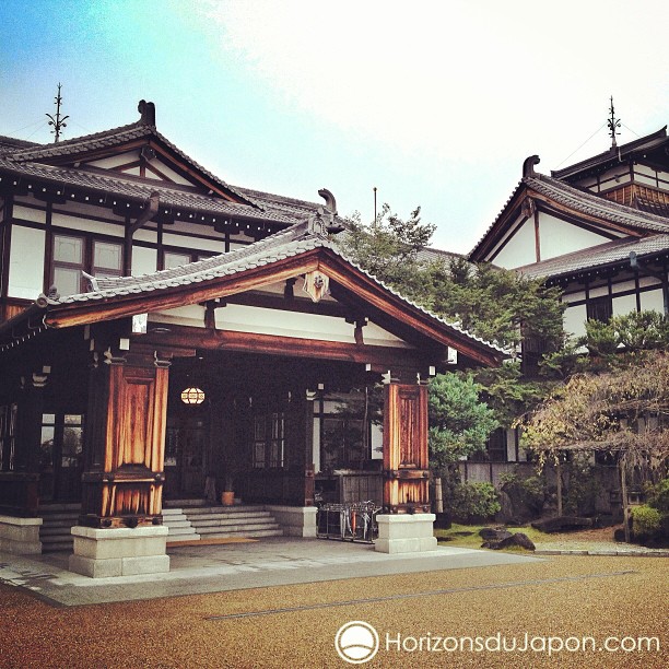 Architecture impériale au Nara Hotel