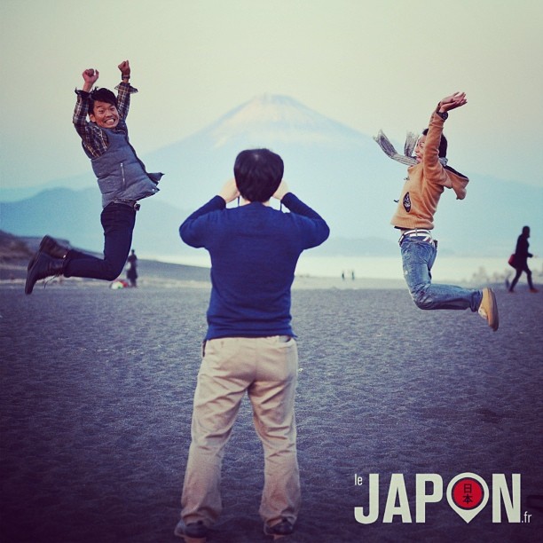 Motoki San et ses amis font Jump devant le Fuji San !