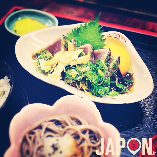 À Kochi on peut manger un des meilleurs Katsuo Tataki du Japon (bonite légèrement grillée) ! Miam :)
