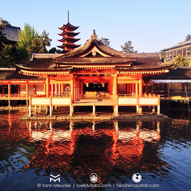 Le sanctuaire d’Itsukushima à marée haute.