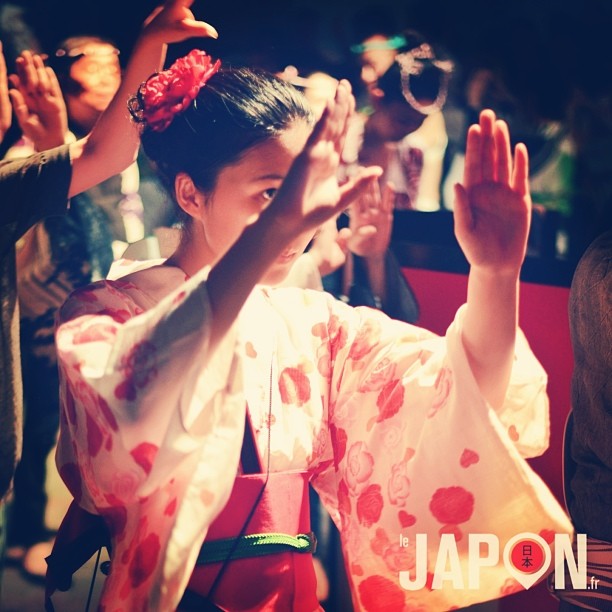 Il fait chaud et humide, les Bon Odori animent les quartiers le soir… L’été nippon à commencé ! :)