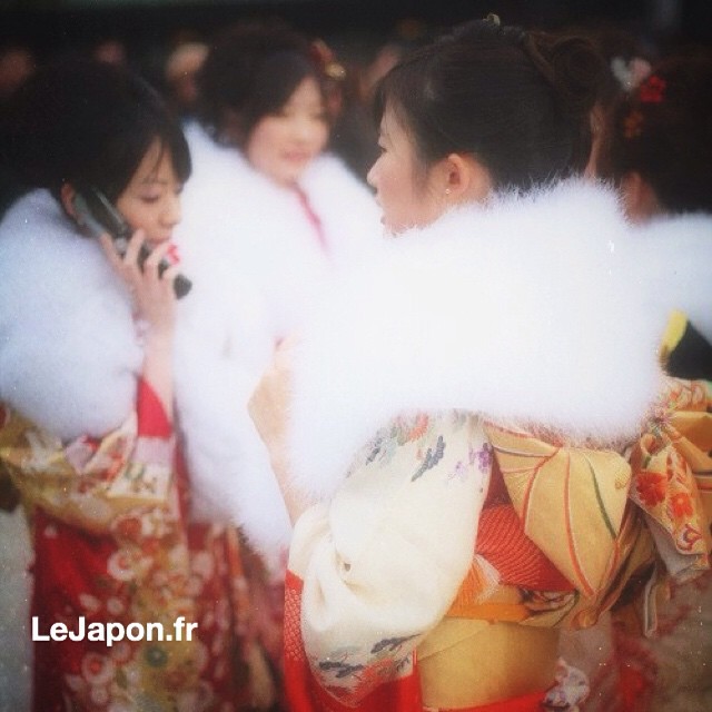 Aujourd’hui c’était Seijin Shiki : passage à l’âge adulte ! Plein de jeunes japonais et japonaises de 20 ans en kimono ! #seijinshiki