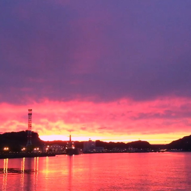 Ciel incandescent sur Yokosuka