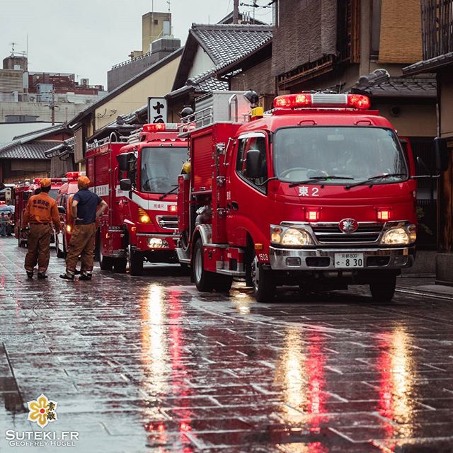 Aujourd’hui c’était « safari incendie » à Gion, en live et à l’intérieur du cordon de sécurité.