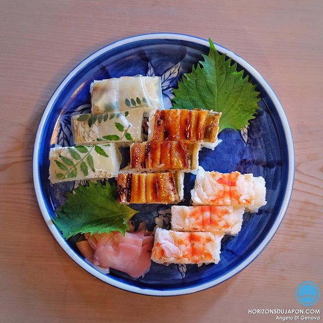 Hakozushi, le sushi traditionnel de la ville d’Osaka, préparé à l’aide d’un moule en bois de cyprès japonais