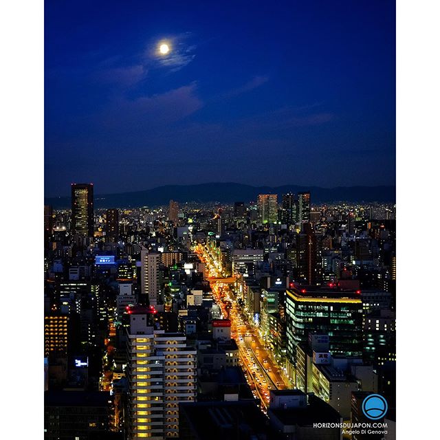 Pleine lune au dessus d’Osaka