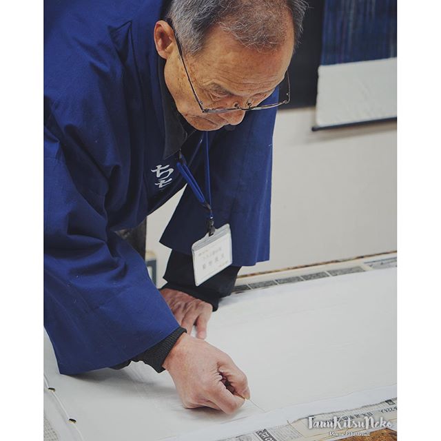 Portraits de Chichibu : Meisenkan kimono est une fabrique de textiles et, comme son nom l’indique, de kimono. Les artisans vous proposent même d’essayer des ateliers teinture ou encore manipuler un métier à tisser. #chichibu #japon #japan #日本 #ig_japan #seibu