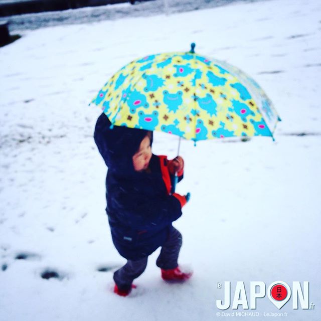 Voilà ma contribution à l’info neige sur Tokyo : mon petit bonhomme des neiges à moi : )
