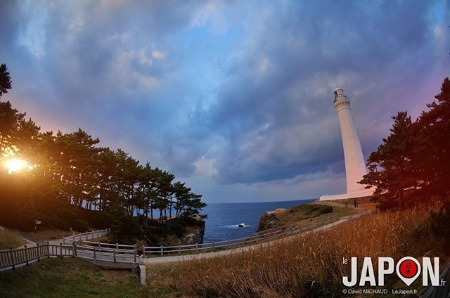 Bonne nuit depuis le plus haut phare en pierre du Japon ! 😊 Izumo Kankou #izumo #izumokankou